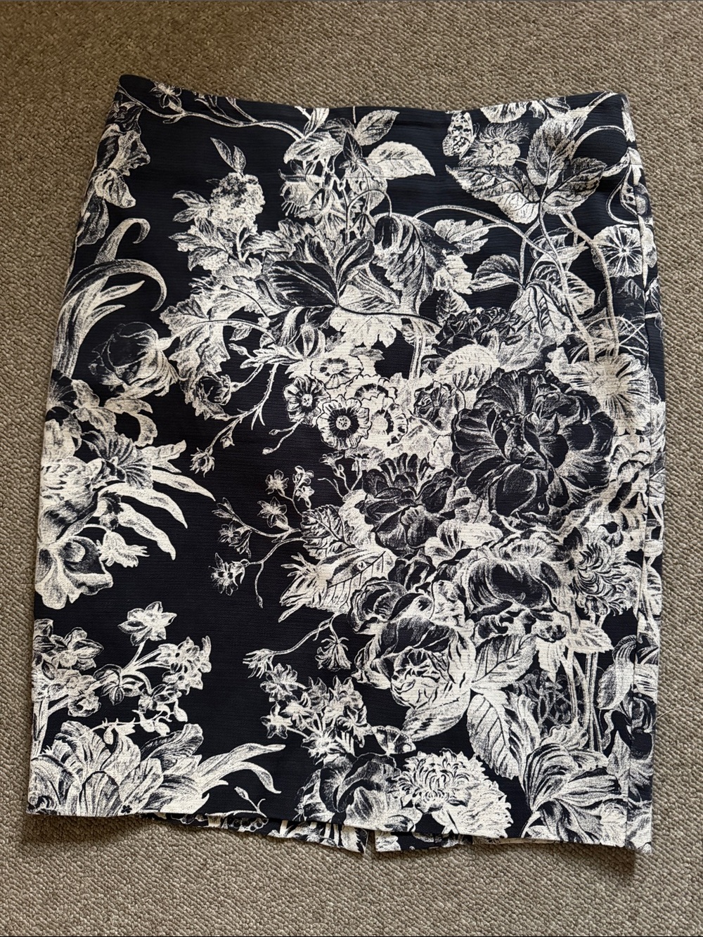 LOFT Navy and White Floral Pencil Skirt